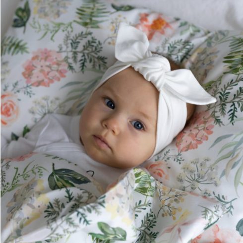 Ágynemű szett nyuszifüles kispárnával paplannal együtt virágok levelek mintás